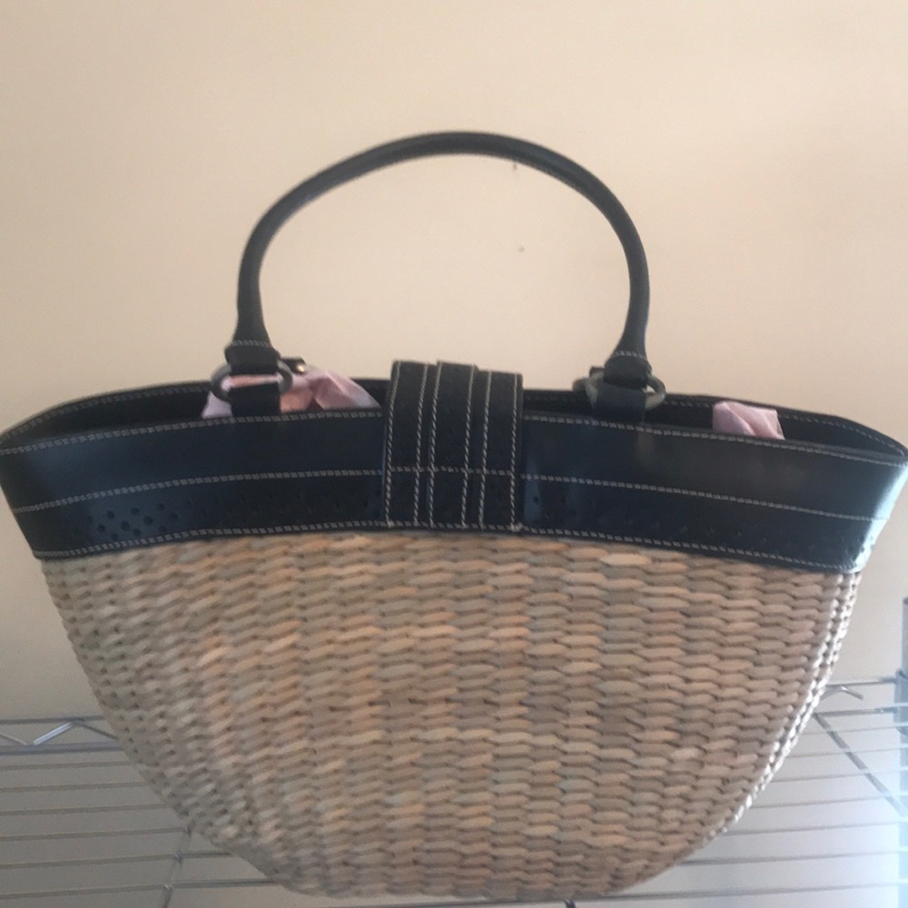 Handbag - Picture 2 of 6